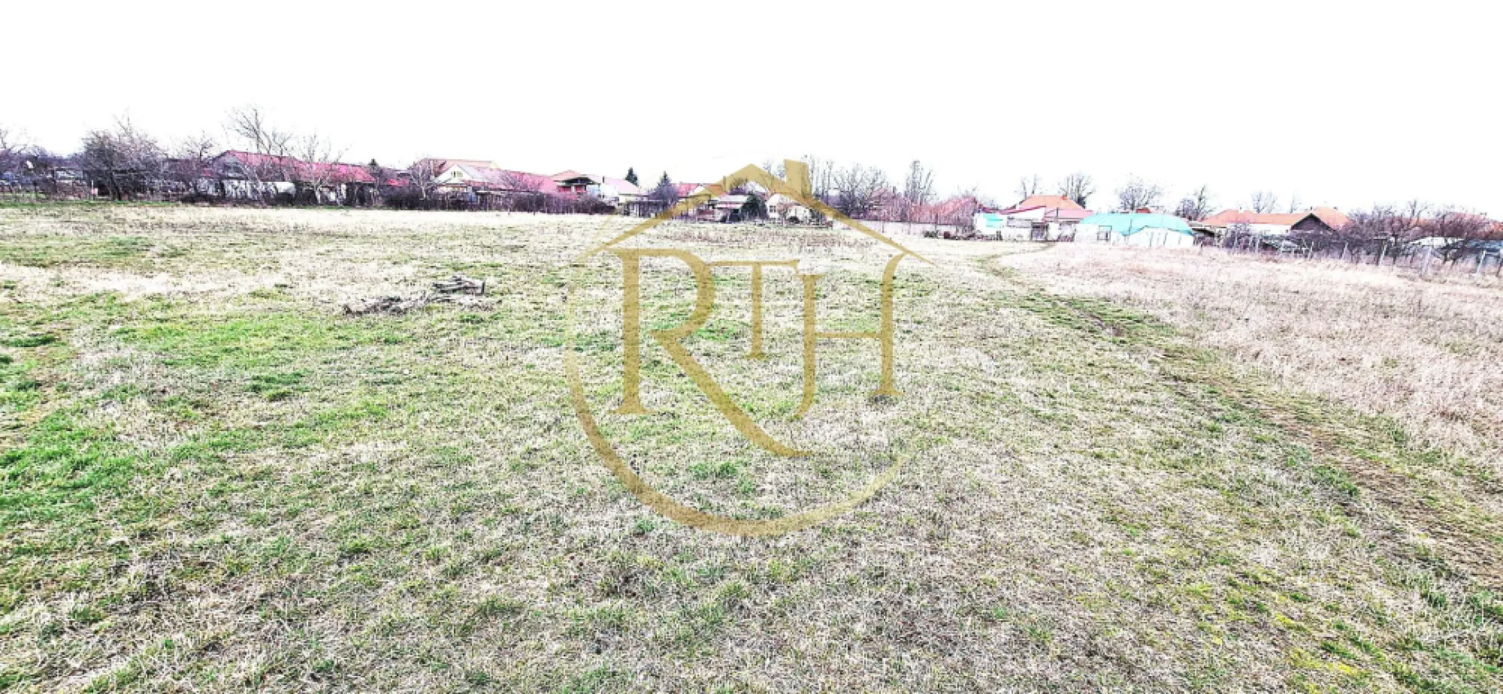 Vand teren intravilan Zona Fraidorf,comison ,,0'' - Vă propunem spre vânzare un teren intravilan construibil, amplasat strategic în zona Freidorf – una dintre cele mai dinamice zone industriale ale municipiului Timișoara.

 Localizare

Timișoara – zona Freidorf (zonă industrială dezvoltată)

Acces direct din șosea asfaltată

Conexiuni rapide către principalele artere rutiere și centura orașului

Acces facil pentru transport greu și logistică

 Caracteristici teren

Suprafață totală: 7.880 mp

Regim: Intravilan – teren construibil

Teren compact, ideal pentru optimizarea construcțiilor și fluxurilor industriale

 Utilități

Disponibile la parcela învecinată

 Aspecte juridice

Documentație completă

Adeverință care atestă că terenul nu se află în zonă cu sit arheologic

 Destinații recomandate:

 Hală industrială
 Depozit logistic
 Producție
 Parc industrial
 Dezvoltare rezidențială (în funcție de reglementările urbanistice)

Datorită poziționării și dezvoltării accelerate a zonei, proprietatea reprezintă o oportunitate solidă de investiție, cu potențial ridicat de valorificare pe termen mediu și lung.

 Preț: 45 euro/mp usor negociabil, 
 NU se plateste comision 

Proprietate reprezentată în exclusivitate de RealTimHouse.ro – Un pas spre un loc doar al tău! 
Pentru detalii suplimentare, documentație urbanistică sau programarea unei vizionări, vă stau la dispoziție.
