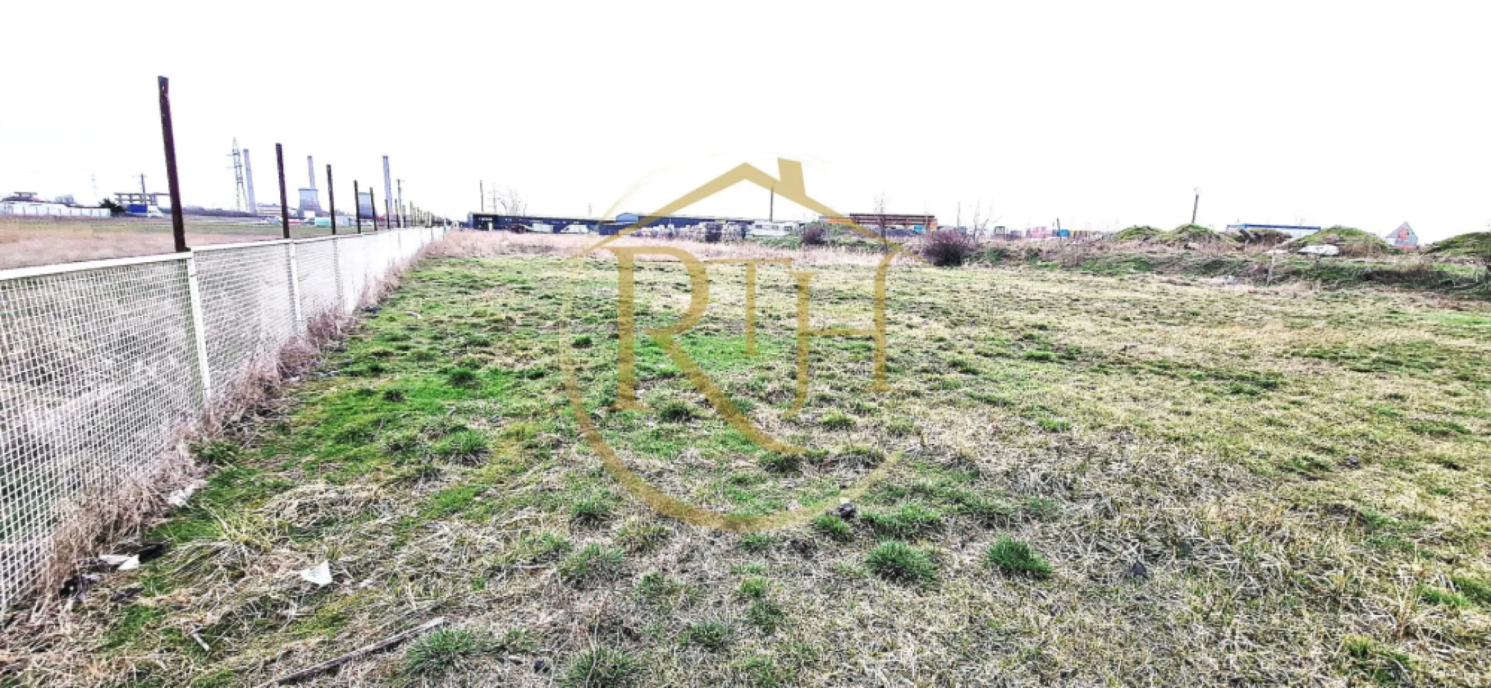 Vand teren intravilan Zona Fraidorf,comison ,,0'' - Vă propunem spre vânzare un teren intravilan construibil, amplasat strategic în zona Freidorf – una dintre cele mai dinamice zone industriale ale municipiului Timișoara.

 Localizare

Timișoara – zona Freidorf (zonă industrială dezvoltată)

Acces direct din șosea asfaltată

Conexiuni rapide către principalele artere rutiere și centura orașului

Acces facil pentru transport greu și logistică

 Caracteristici teren

Suprafață totală: 7.880 mp

Regim: Intravilan – teren construibil

Teren compact, ideal pentru optimizarea construcțiilor și fluxurilor industriale

 Utilități

Disponibile la parcela învecinată

 Aspecte juridice

Documentație completă

Adeverință care atestă că terenul nu se află în zonă cu sit arheologic

 Destinații recomandate:

 Hală industrială
 Depozit logistic
 Producție
 Parc industrial
 Dezvoltare rezidențială (în funcție de reglementările urbanistice)

Datorită poziționării și dezvoltării accelerate a zonei, proprietatea reprezintă o oportunitate solidă de investiție, cu potențial ridicat de valorificare pe termen mediu și lung.

 Preț: 45 euro/mp usor negociabil, 
 NU se plateste comision 

Proprietate reprezentată în exclusivitate de RealTimHouse.ro – Un pas spre un loc doar al tău! 
Pentru detalii suplimentare, documentație urbanistică sau programarea unei vizionări, vă stau la dispoziție.