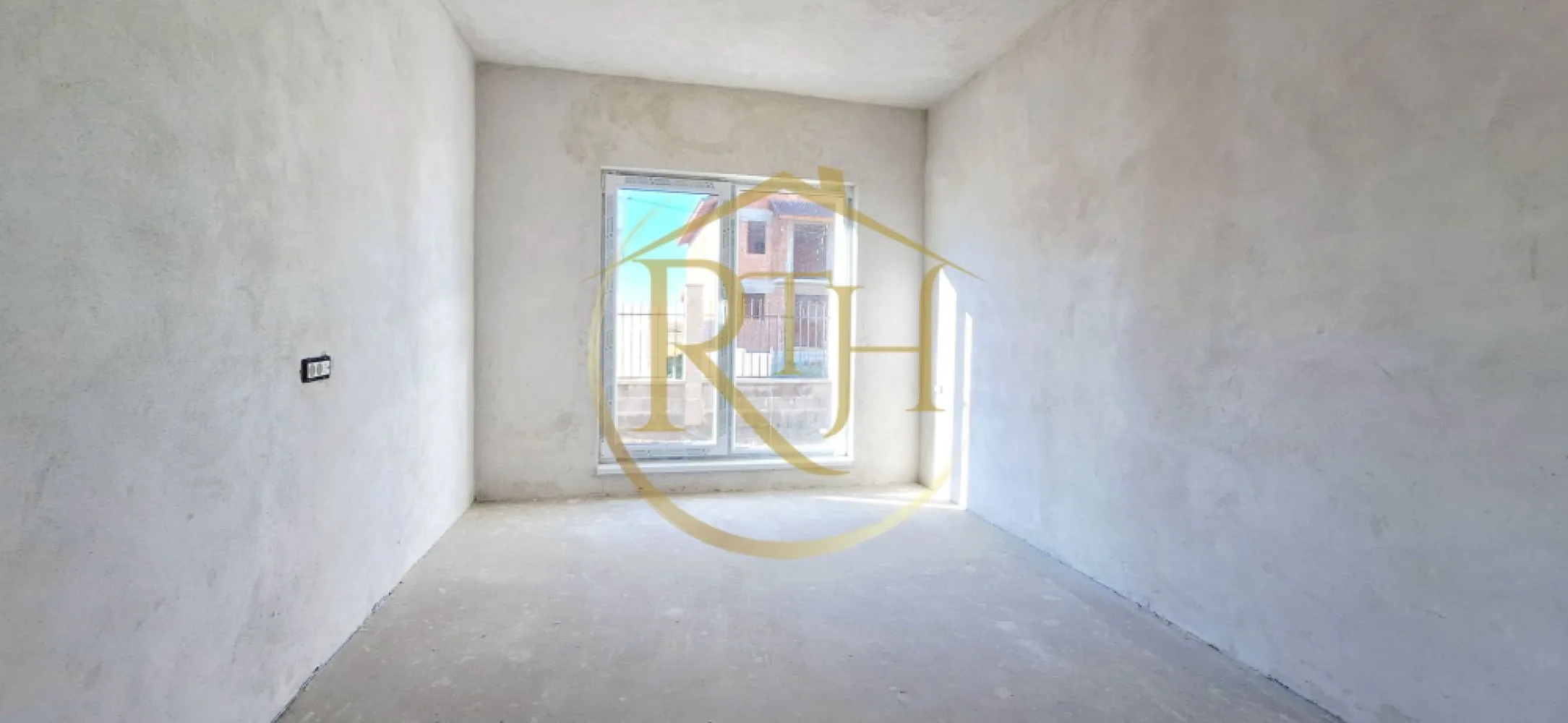 Oferim spre vanzare Case-Duplex cu 4 camere, situate in Giroc, 0% comision