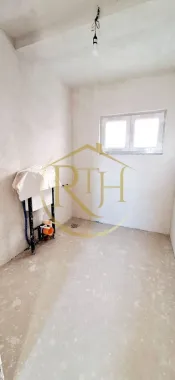 Oferim spre vanzare Case-Duplex cu 4 camere, situate in Giroc, 0% comision