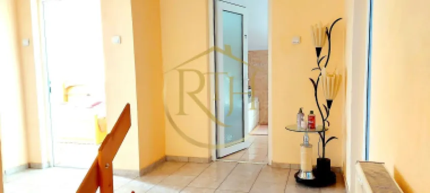 Oferim spre vanzare casa, 6camere, 162mp utili,809mp teren,in Giroc 0% Comision