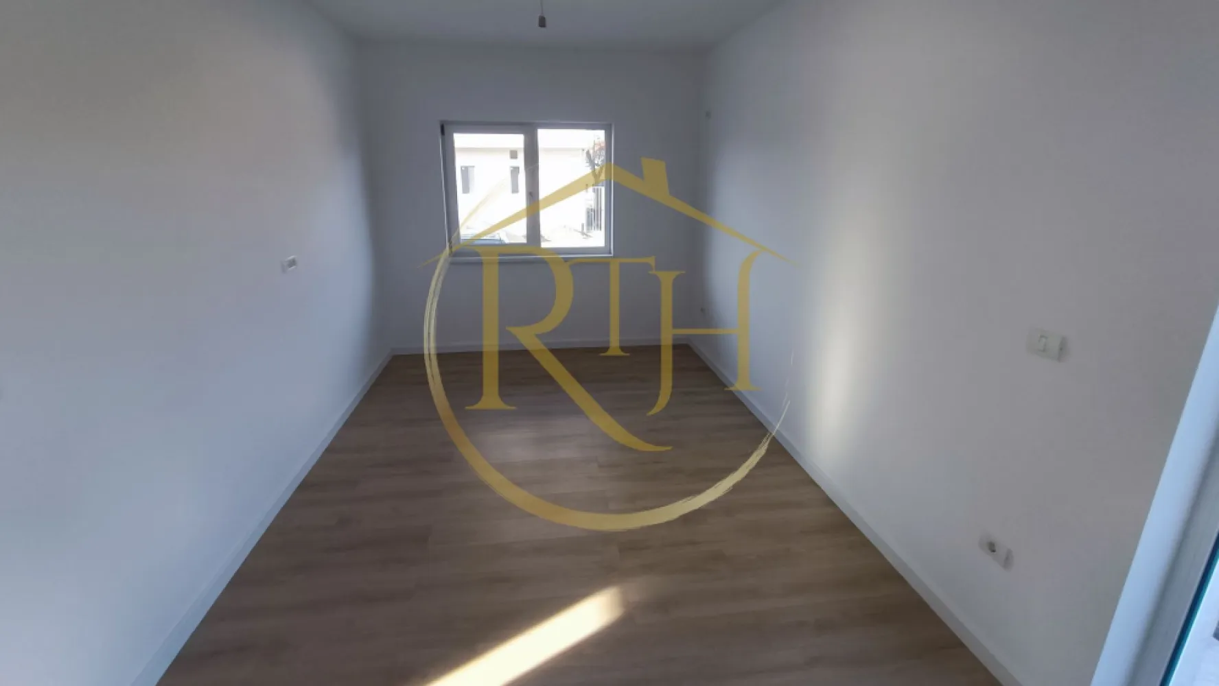 Ultimele 2 apartamente, 2 camere, 53 mp utili, curte 32 mp, 0% Comision