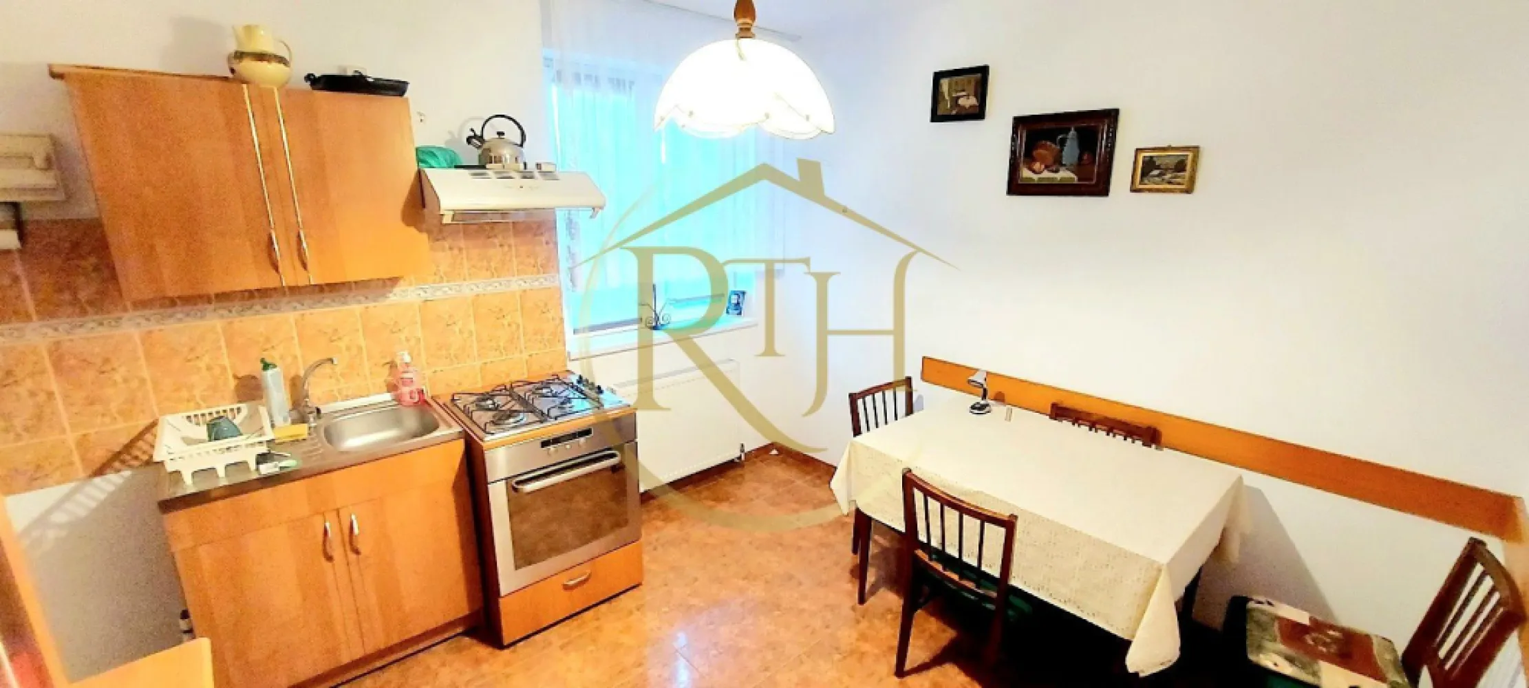 Oferim spre vanzare casa, 6 camere, 162mp utili, 809mp teren, in Giroc