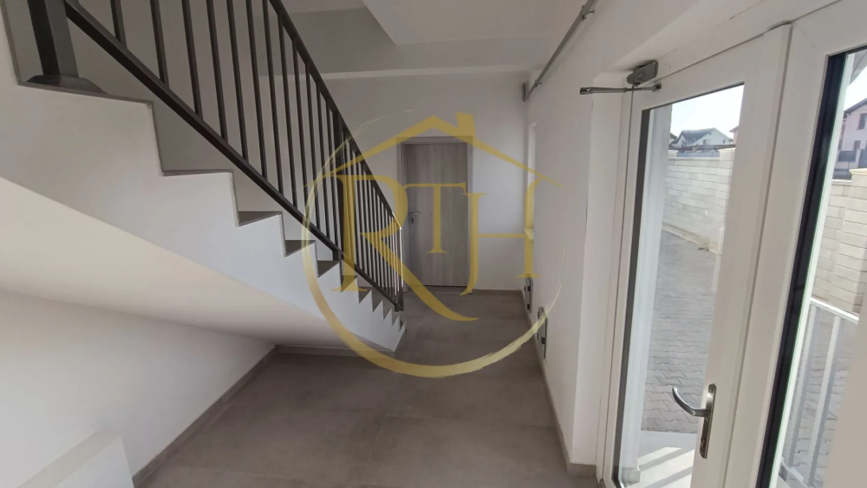 Nu rata ultimele 2 apartamente, 2 camere 53 mp,curte proprie 23 mp, 0% Comision