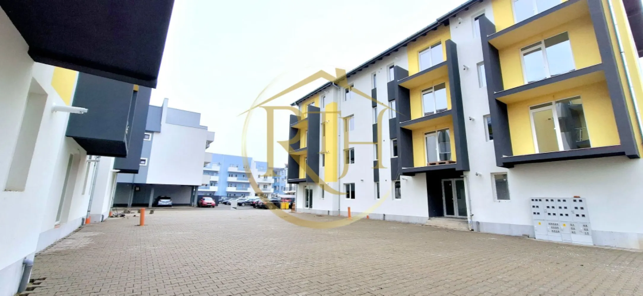 Apartamente de vanzare, Complex Premium Residence, 0% Comision pt cumparator - Avem deosebita placere de a va oferi spre vanzare, direct de la dezvoltator Premium Residence, aparamente cu 1 camera, 2 camere si 3 camere, situate in cel mai nou complex rezidential de pe strada Neptu din Giroc, complex in plina dezvoltare .
Apartamentele se predau la cheie, finisaje de lux de cea mai buna calitate si compartimentare eficienta care satisface toate nevoile clientilor nostri ( decomandate sau semidecomandate ), spatiile sunt generoase si cu multa lumina naturala.
Complexul Premium Residence se afla pe strada Neptun, in apropiere de Centre Comerciale, magazine si supermarket.uri precum, Profi, Lidl, Mega, sali se sport, Spitalul Judetean, Scoala, Benzinaria Eso mijloc de transport in comun si multe altele .
Constructia este din caramida poroterm, izolatie eficienta, geamuri termopan, iar confortul termic este asigurat cu ajutorul centralei pe gaz si incalzire in pardoseala .
Suprafata utila a apartamentelor este de 34 mp pentru cele cu o camera, iar incepand de la 48 mp cele cu 2 camere, 3 camere 58 mp .
Locuitorii complexului Premium Residence beneficieaza la achizitionarea unui apartament si de un loc de parcare GRATUIT, loc de joaca pentru copii, parcuri, suport pentru biciclete, iluminat stradal si supraveghere video pentru fiecare imobil .
Acceptăm orice tip de credit bancar şi oferim GRATUIT consultanţă în vederea obţinerii unui credit pentru achiziţionarea imediată a unui apartament din complexul Premium Residence .
Preturile incep de la : - 1 camera - intre 34mp si 37 mp - 63000 euro pana la 71000 euro vandute .
- 2 camere - de la 43 mp la 57 mp - intre 79500 euro pana la 94000 euro
- 3 camere - 58 mp - 101000 euro .
Vizionare Online : https://youtu.be/GqRQo-mls4M?feature=shared