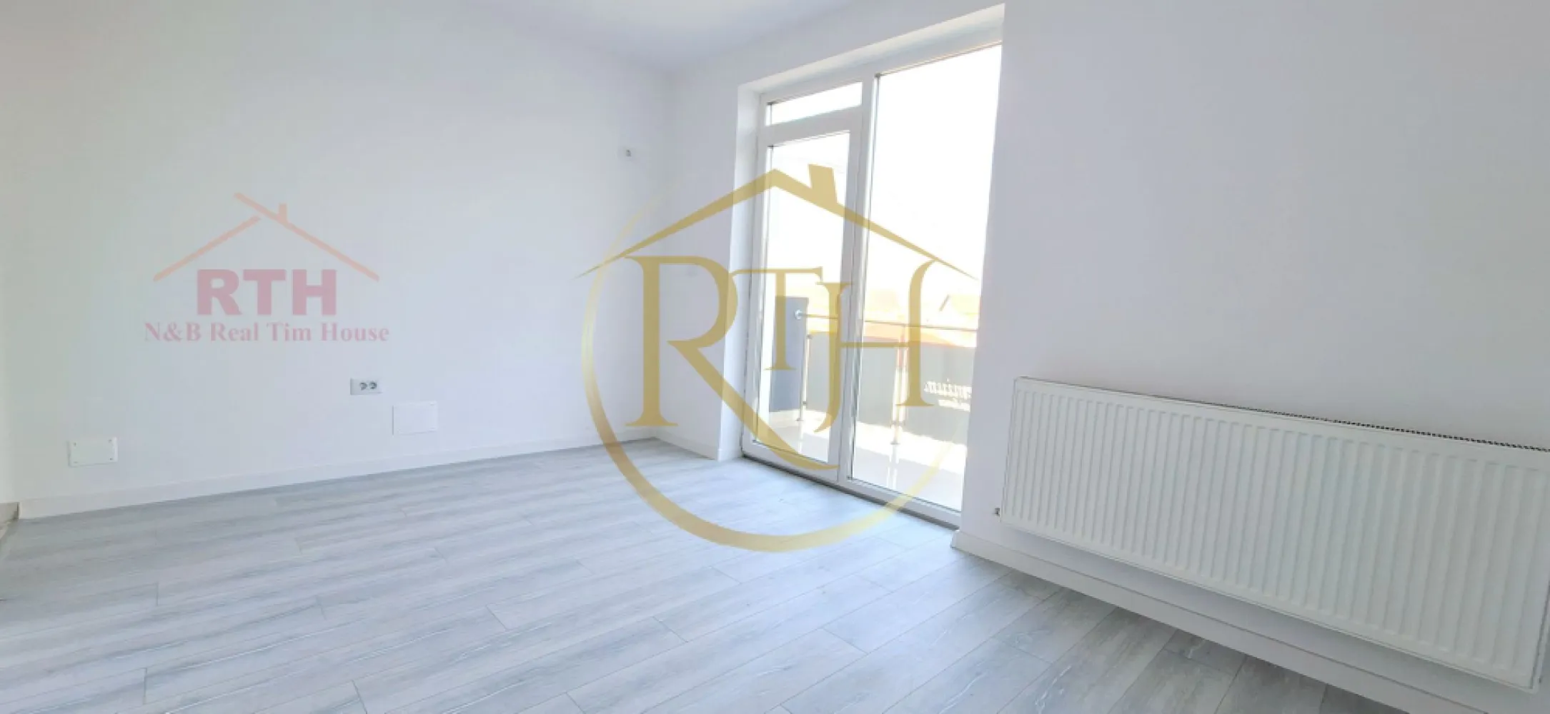 Oferim spre vanzare apartamente cu 1 camera, situate in Giroc, 0% Comision - Avem deosebita placere de a va oferi spre vanzare, direct de la dezvoltator Premium Residence, aparamente cu 1 camera, 2 camere si 3 camere, situate in cel mai nou complex rezidential din zona Calea Urseni, complex in plina dezvoltare .
Apartamentele se predau la cheie, finisaje de lux de cea mai buna calitate si compartimentare eficienta care satisface toate nevoile clientilor nostri ( decomandate sau semidecomandate ), spatiile sunt generoase si cu multa lumina naturala.
Complexul Premium Residence se afla in zona Calea Urseni, in apropiere de Centre Comerciale, magazine si supermarket.uri precum, Profi, Lidl, Mega, Continental .
Constructia este din caramida poroterm, izolatie eficienta, geamuri termopan, iar confortul termic este asigurat cu ajutorul centralei pe gaz si incalzire in pardoseala .
Locuitorii complexului Premium Residence beneficieaza la achizitionarea unui apartament si de un loc de parcare GRATUIT, loc de joaca pentru copii, parcuri, suport pentru biciclete, iluminat stradal si supraveghere video pentru fiecare imobil .
Acceptăm orice tip de credit bancar şi oferim GRATUIT consultanţă în vederea obţinerii unui credit pentru achiziţionarea imediată a unui apartament din complexul Premium Residence .
Preturile incep de la : - 1 camera - 37 mp - 71500 euro
- 2 camere - de la 43 mp la 50 mp - intre 79500 euro pana la 90000 euro
- 3 camere - 58 mp - 101000 euro .
Acum poti viziona si online accesand link.ul de youtube : https://youtu.be/nkzuvt3jXDA?feature=shared
Proprietatre reprezentata de RealTimHouse.ro - Un pas spre un loc doar al tau !
Va asteptam cu drag la o vizionare .
