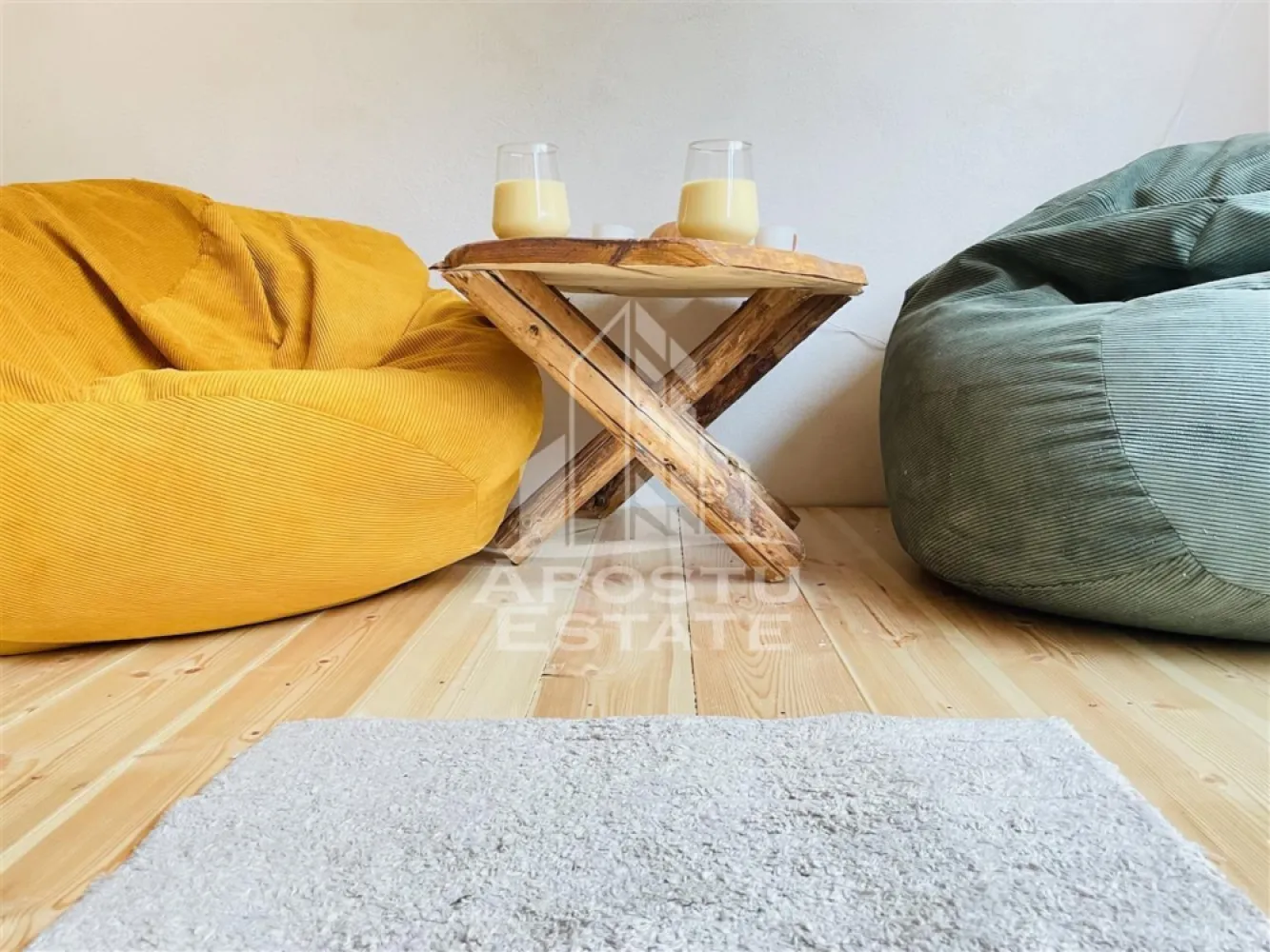 Cabana de inchiriat in Apuseni, Ciubar, Fara vecini, Foisor, Atv - Comision 0.

Situată într-un peisaj de vis, în munții Apuseni, județul Alba, comuna Avram Iancu, “ Casa Doce far Niente" vă așteaptă să-i treceți pragul și vă pune la dispoziție o gamă largă de facilități menite să vă asigure un sejur de neuitat.

Facilități:

• Capacitate: Cabana poate găzdui un numar maxim de 15 persoane, fiind ideală pentru grupuri de prieteni sau familii.

• Dormitoare + living: Dispune de 4 dormitoare confortabile, perfect echipate pentru a vă oferi un somn odihnitor. Două dintre ele matrimoniale full view, un dormitor family (5 persoane), un dormitor matrimonial, două livinguri cu canapele extensibile ideale pentru socializare și relaxare.

• Bucătărie complet utilată: O bucătărie modernă, dotată cu toate cele necesare pentru a pregăti mese delicioase.

• Televiziune și Internet: Rămâneți conectați cu lumea prin televiziune și internet prin fibra optica - providerul DIGI.

• Boxe wireless cu Bluetooth si microfon : Pentru a vă bucura de muzica preferată, oriunde în cabană si pentru pasionatii de karaoke.

• Coffee corner: Un colț special amenajat pentru iubitorii de cafea.

• Încălzire centrală pe lemne: Cu un Puffer de 1000l ca pe timpul noptii sa va bucurati de o temperatura constanta in cabana.

• Foișor

• Grătar "Live Cooking" cu ceaun, wok, disc: Bucurați-vă de gătit în aer liber cu un grătar complet echipat.

• Răsfățați-vă în ciubărul încălzit la 35-40 grade. O super experienta indiferent de anotimp, mai ales iarna. 

• Liniste: Aproximativ un kilometru perimetru fără vecini, pentru intimitate maximă.

• Înconjurați de pădure cu râu în fața cabanei.

• Jocuri de societate: Activități recreative pentru toate vârstele.

• Spațiu de parcare pentru toți oaspeții.

Atracții turistice din apropiere:

• Cascada Pișoaia: La doar 15 minute de cabană, o destinație spectaculoasă pentru iubitorii de natură.

• Numeroase trasee montane pentru drumeții și explorare.

• Muntele Găina: La 30 de minute (10 km) distanță, un loc plin de istorie și frumusețe naturală.

• Peștera Ghețarul de la Scărișoara: La 45 de minute de mers, una dintre cele mai renumite peșteri din România.

• Partia de schi Arieșeni: La o oră de cabană, pentru pasionații de sporturi de iarnă.

•Inchiriere Atv-uri

Cabana se închiriază doar unui singur grup de persoane și se închiriază pe minim două nopți, asigurând astfel intimitate și confort pentru toți oaspeții. 

In timpul saptamanii beneficiati de discount - Luni-Joi- 500 lei/noapte

In weekend 800 lei/noapte cabana pentru maxim 11 persoane + 300 lei pentru capacitatea maxima de 15 persoane incluzand apartamentul lipit de cabana cu intrare separata.

Nu ratați ocazia de a vă bucura de o escapadă de vis în mijlocul naturii!
