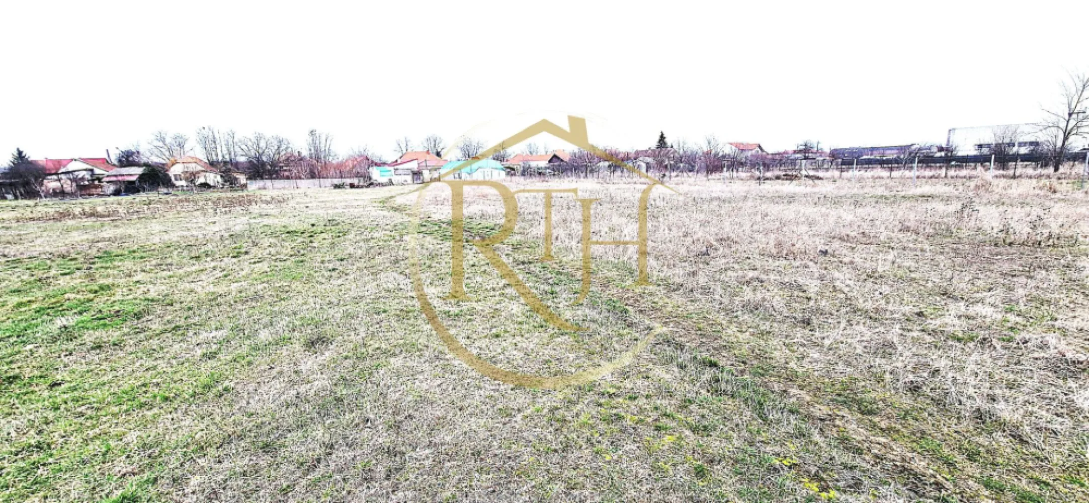 Vand teren intravilan Zona Fraidorf,comison ,,0'' - Vă propunem spre vânzare un teren intravilan construibil, amplasat strategic în zona Freidorf – una dintre cele mai dinamice zone industriale ale municipiului Timișoara.

 Localizare

Timișoara – zona Freidorf (zonă industrială dezvoltată)

Acces direct din șosea asfaltată

Conexiuni rapide către principalele artere rutiere și centura orașului

Acces facil pentru transport greu și logistică

 Caracteristici teren

Suprafață totală: 7.880 mp

Regim: Intravilan – teren construibil

Teren compact, ideal pentru optimizarea construcțiilor și fluxurilor industriale

 Utilități

Disponibile la parcela învecinată

 Aspecte juridice

Documentație completă

Adeverință care atestă că terenul nu se află în zonă cu sit arheologic

 Destinații recomandate:

 Hală industrială
 Depozit logistic
 Producție
 Parc industrial
 Dezvoltare rezidențială (în funcție de reglementările urbanistice)

Datorită poziționării și dezvoltării accelerate a zonei, proprietatea reprezintă o oportunitate solidă de investiție, cu potențial ridicat de valorificare pe termen mediu și lung.

 Preț: 45 euro/mp usor negociabil, 
 NU se plateste comision 

Proprietate reprezentată în exclusivitate de RealTimHouse.ro – Un pas spre un loc doar al tău! 
Pentru detalii suplimentare, documentație urbanistică sau programarea unei vizionări, vă stau la dispoziție.