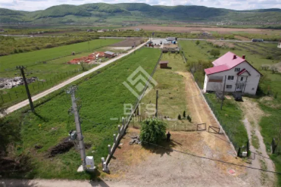 Teren în Crainimăt cu Proiect de Casă Inclus – Gata de Construcție!