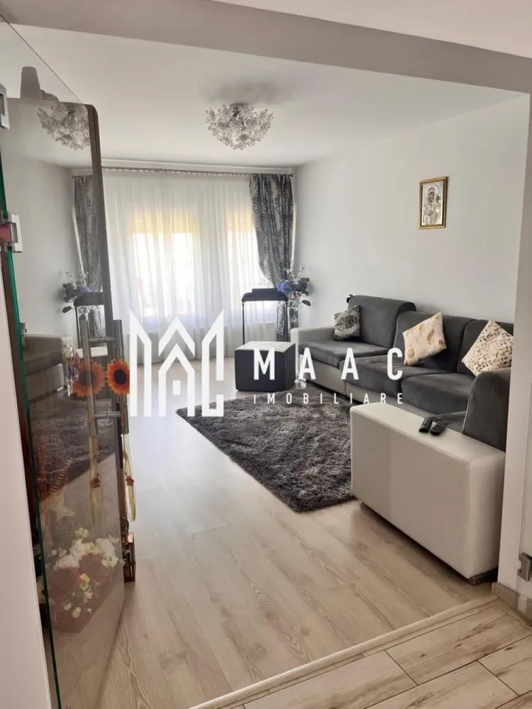 Apartament 2 camere | Cartierul Arhitecților, Sibiu | 74 mp, parcare inclusă - Apartament de vânzare în Sibiu, în Cartierul Arhitecților - Calea Cisnădiei, cu 74 mp utili, parcare inclusă și balcon.

Detalii proprietate:
• 2 camere: 1 dormitor și 1 living foarte spațios
• bucătărie separată și 1 baie
• suprafață utilă: 74 mp
• etaj 2
• construit în 2015
• 1 balcon cu acces atât din bucătărie, cât și din living
• loc de parcare inclus

Context zonă:
Imobilul este situat pe strada Constantin Lepadatu, în zona Cartierul Arhitecților - Calea Cisnădiei, Sibiu, cu o adresă clară pentru cei care caută un apartament de vânzare în această zonă.

Pentru mai multe detalii sau pentru stabilirea unei vizionări, contactați echipa MAAC Imobiliare și menționați codul CP3172906.