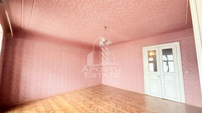 Apartament 3 camere, in Piata Maria, cladire in curs de reabilitare