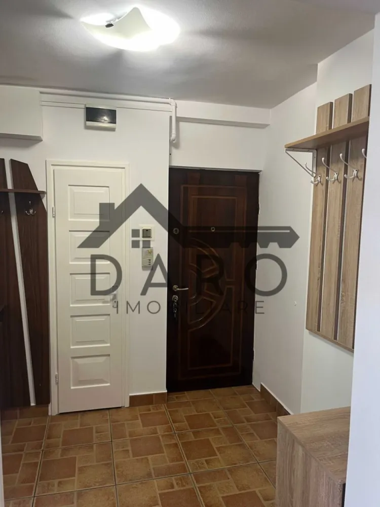 De inchiriat apartament 2 camere Cornisa - De inchiriat pe termen lung apartament cu 2 camere in cartierul Cornisa pe str.Nicolae Grigorescu nr 6.
Este recent renovat si utilat.
Se afla la etajul 4 din 4 intr-o zona linitita cu vedere la platou.
Este dotat cu aparate casnice noi(aer conditionat,cuptor electric,masina de spalat etc)
Chiria este de 450 E/luna.