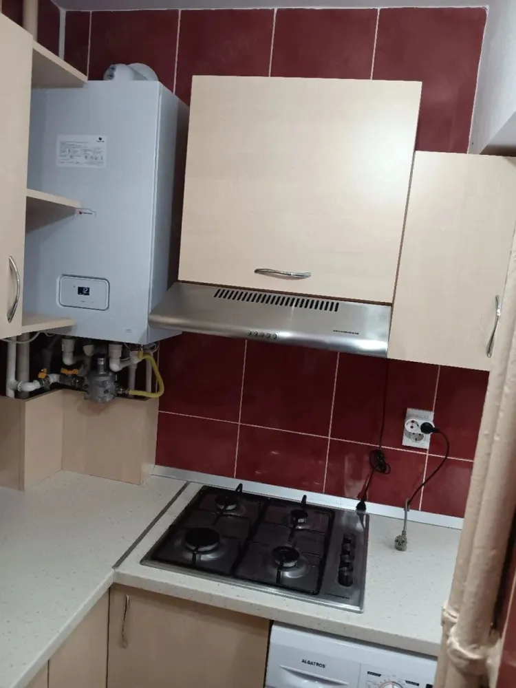 De Inchiriat apartament 1camera Mazepa 1, G-uri etaj 2/7, 1450 lei - Se oferă spre închiriere un apartament cu 1 cameră, situat în zona Mazepa 1, la etajul 2 din 7, într-un imobil bine întreținut.
Apartamentul este complet mobilat și utilat, pregătit pentru mutare imediată și oferă confort și funcționalitate pentru o persoană sau un cuplu. Dispune de:
- aer condiționat
- centrală termică proprie 
- mobilier complet
- electrocasnice necesare pentru un trai confortabil
Zona este foarte bine poziționată, cu acces rapid către magazine, transport, puncte de interes și facilități urbane.
Disponibil imediat.
Chirie 1450 lei/luna.
Garantie returnabila 1450 lei.
Se percepe comision de tranzactionare.
Pentru detalii și programarea unei vizionări, vă rog să mă contactați 0741.030.291 Marilena, Agentia Mag Invest.