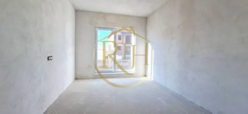 Oferim spre vanzare Case-Duplex cu 4 camere, situate in Giroc, zona buna