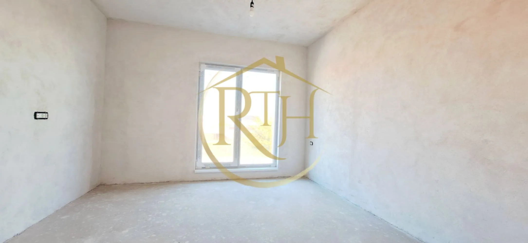 Oferim spre vanzare Case-Duplex cu 4 camere, situate in Giroc, zona buna