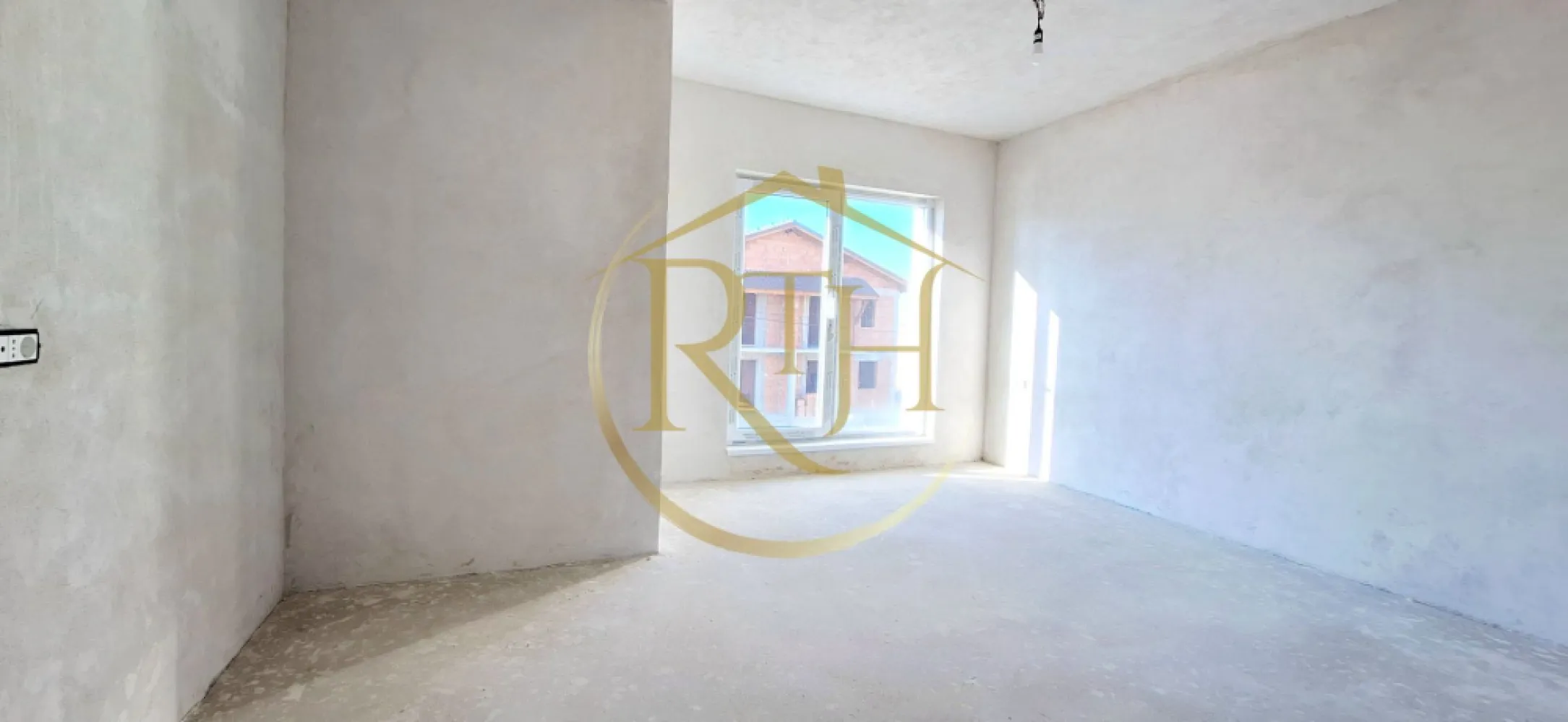 Oferim spre vanzare Case-Duplex cu 4 camere, situate in Giroc, zona buna