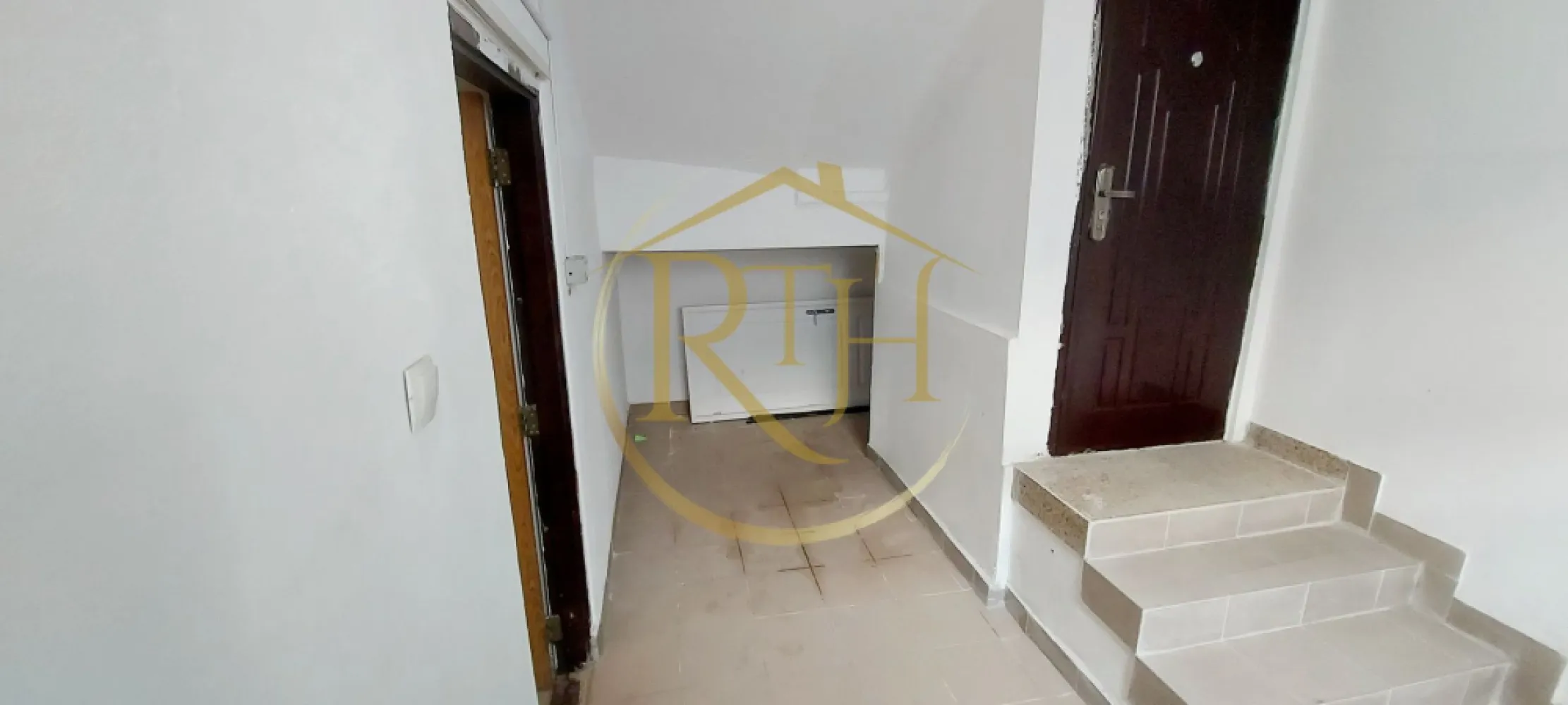 Închiriez spațiu comercial 4 camere–Zona Centrală – 77 mp utili.