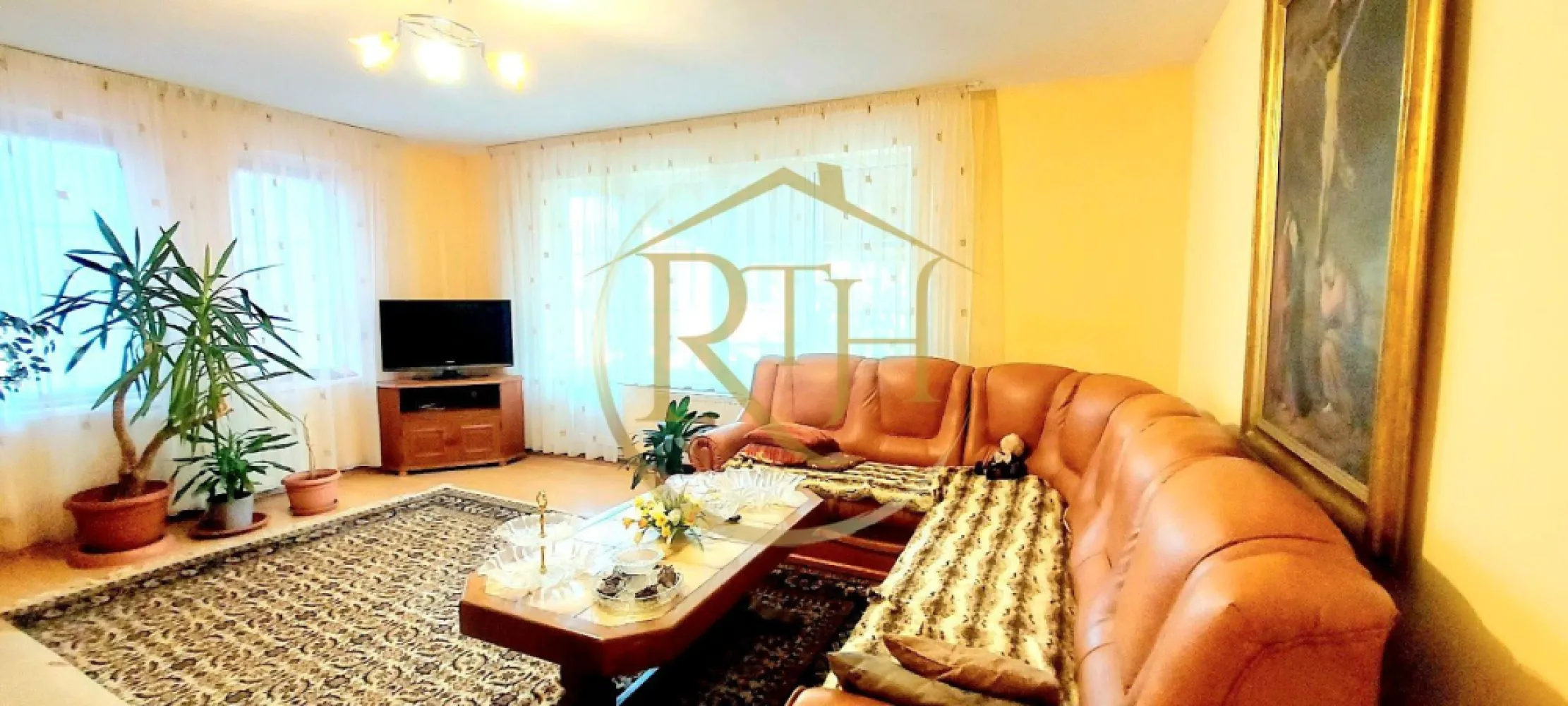 Oferim spre vanzare casa, 6 camere, 162mp utili, 809mp teren, in Giroc