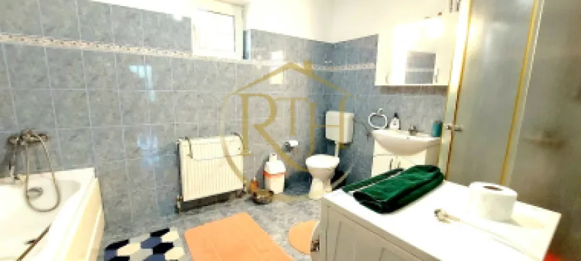 Oferim spre vanzare casa, 6 camere, 162mp utili, 809mp teren, in Giroc