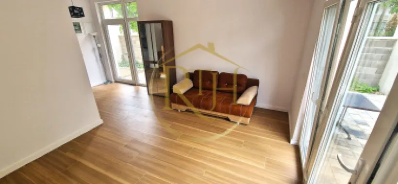 Apartament (SAD) de închiriat–ideal pentru activități comerciale sau locuință.