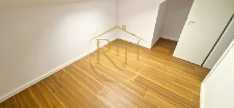 Apartament (SAD) de închiriat–ideal pentru activități comerciale sau locuință.