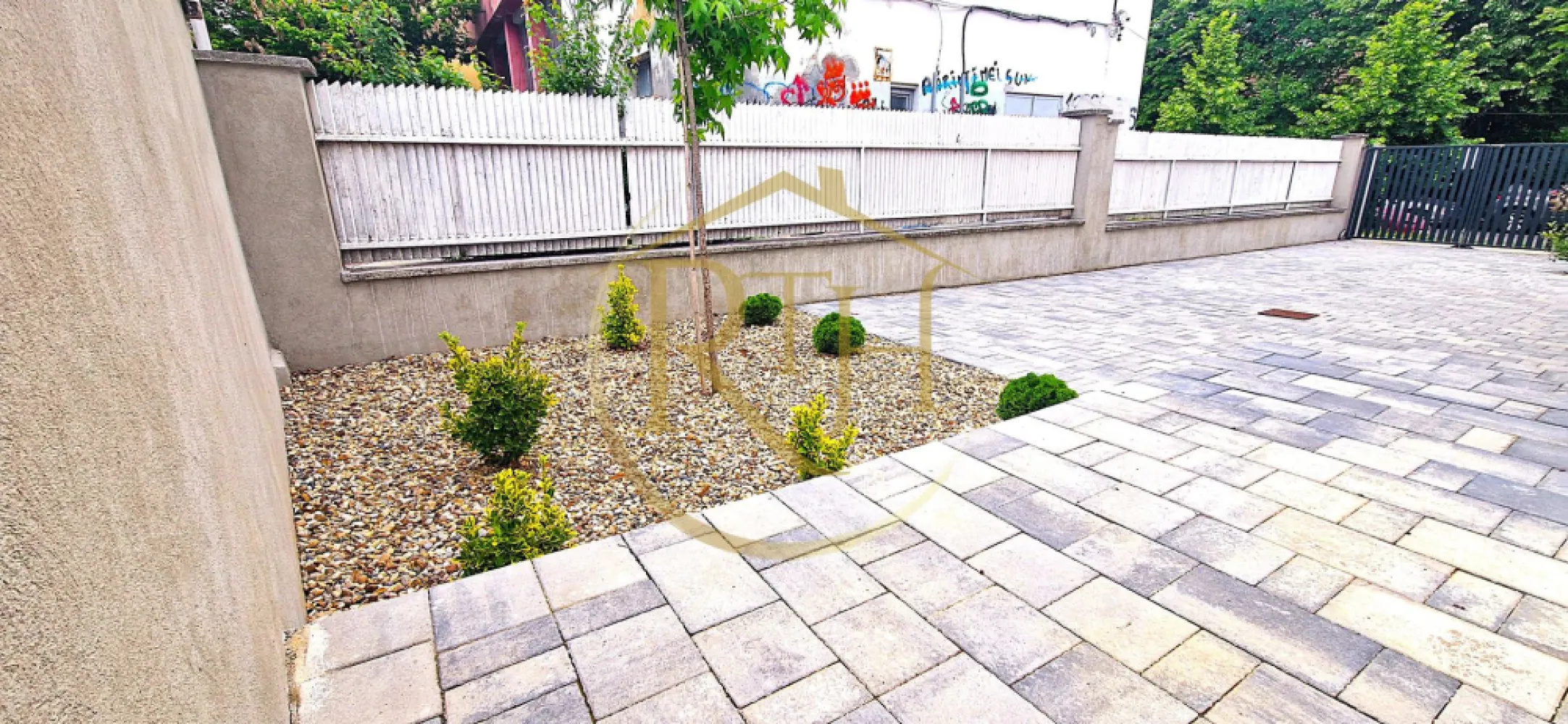Apartament (SAD) de închiriat–ideal pentru activități comerciale sau locuință.