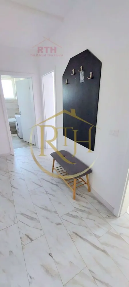 Vand apartamente noi cu 3 camere in Giroc preturi de la 85000.