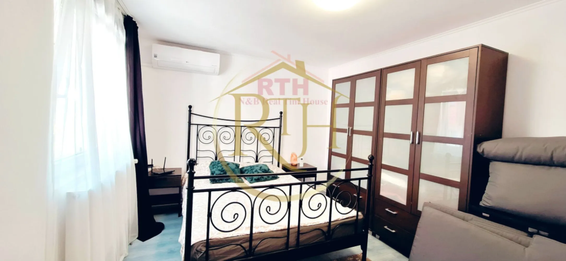 Oferim spre vanzare, proprietate deosebita, 7 camere, zona Modern