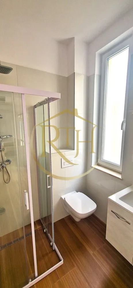 Apartament SAD de închiriat într-un triplex – locuință sau diverse activități
