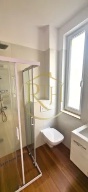 Apartament SAD de închiriat într-un triplex – locuință sau diverse activități