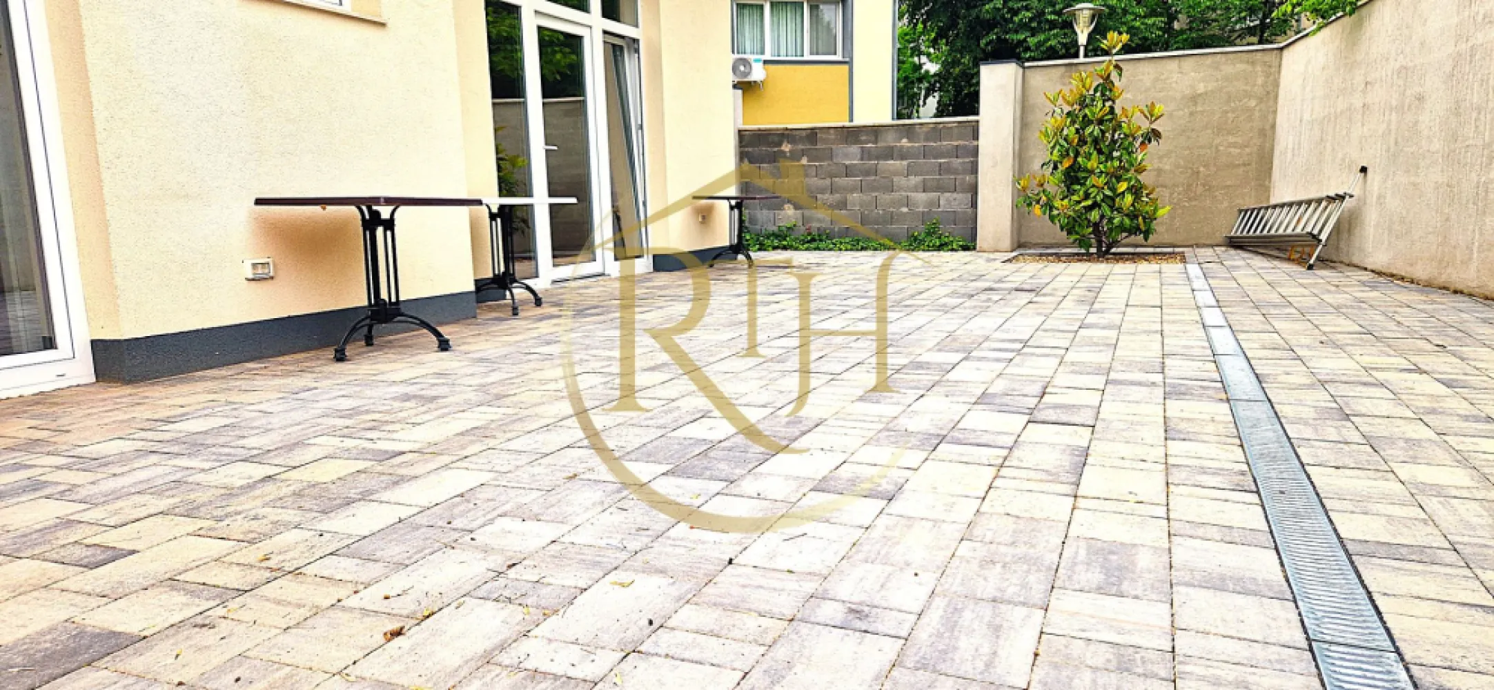 Apartament SAD de închiriat într-un triplex – locuință sau diverse activități