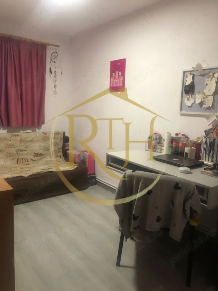 Apartament cu 3 camere de inchiriat zona Martirilor-Judetean - Apartamentul este bine întreținut și se închiriază exact așa cum se vede în poze complet mobilat si utilat.

Ușile și feroneria sunt de calitate, iar finisajele sunt moderne și bine realizate.

Imobilul beneficiază de izolație termică, ceea ce asigură costuri reduse de întreținere pe timpul iernii și vară.

Datorită poziției excelente, aveți acces rapid la transportul public (autobuze și firobuze), iar în zonă se află numeroase facilități, inclusiv supermarketuri, farmacii, restaurante și bănci.

Zona și vecinătățile:

Zona Calea Martirilor este foarte bine conectată la alte cartiere din oraș, fiind situată în apropierea unor artere principale, ceea ce facilitează deplasările rapide.

LIDL și Kaufland sunt la câteva minute distanță, iar în apropiere există mai multe magazine alimentare și non-alimentare, ceea ce face viața cotidiană mult mai comodă.

Confort și siguranță:

Apartamentul beneficiază de centrală proprie pe gaz și aer condiționat, asigurând confort pe tot parcursul anului.

Blocul este bine întreținut și curățenia în scara blocului este asigurată.

Termeni și condiții de închiriere:
Nu se accepta fumatori si animale 
Se inchiriaza pe termen lung
Pret: 380 euro/luna chirie,760 garantie,plus comision agentie.

Proprietate repezentata de RealTimHouse.ro . Un pas spre un loc doar al tau !