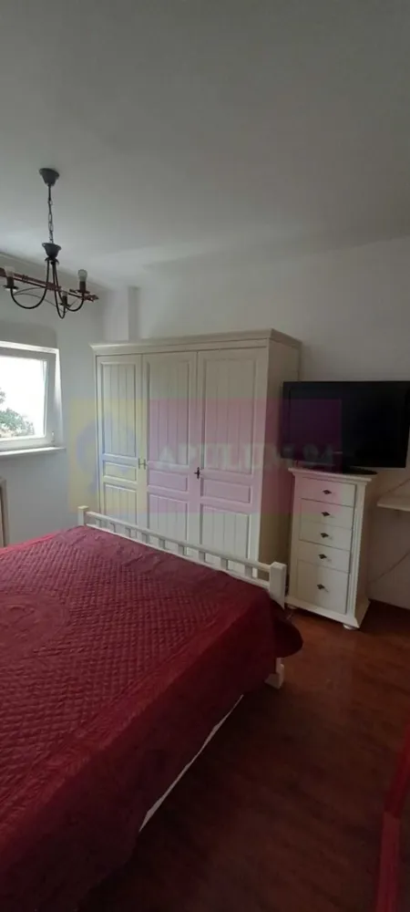 2 camere, , Campia Libertatii, Parklake, Dristor - Agentia Imobiliara Apulum 94, va propune spre vanzare
Apartament 2 camere, decomandat, intr-un bloc din 1988, 
Blocul este anvelopat
Apartamentul este bine compartimentat, cu spatii de depozitare, zugravit luna aceasta, toate ferestrele sunt in spatele blocului (linistea asigurata), mobilat, aer conditionat, masina de spalat, frigider, televizor