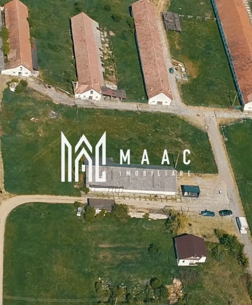 Teren intravilan I 63.980 mp I Front Stradal I Apoldu de Sus - MAAC Imobiliare propune spre vânzare un lot de teren intravilan situat în localitatea Apoldu de Sus, județul Sibiu, ideal pentru dezvoltări rezidențiale sau industriale.

Terenul are o suprafață generoasă de 63.980 mp, este drept, fără înclinație, și beneficiază de un front stradal de aproximativ 160 m, oferind multiple posibilități de parcelare sau dezvoltare.

Pe teren se află construcții tip hală pentru creșterea animalelor, care pot fi modernizate sau demolate, în funcție de necesitățile viitorului proprietar.

Utilități și facilități
Apă menajeră – racord existent
Electricitate trifazică – ideală pentru activități industriale
Supraveghere video
Acces auto pentru trafic ușor și greu, potrivit pentru logistică sau exploatare industrială

Proprietatea reprezintă o oportunitate excelentă atât pentru investiții, cât și pentru dezvoltări de amploare într-o zonă cu accesibilitate bună și potențial ridicat.

Pentru mai multe detalii contactați MAAC Imobiliare, specificând ID CP3112893.