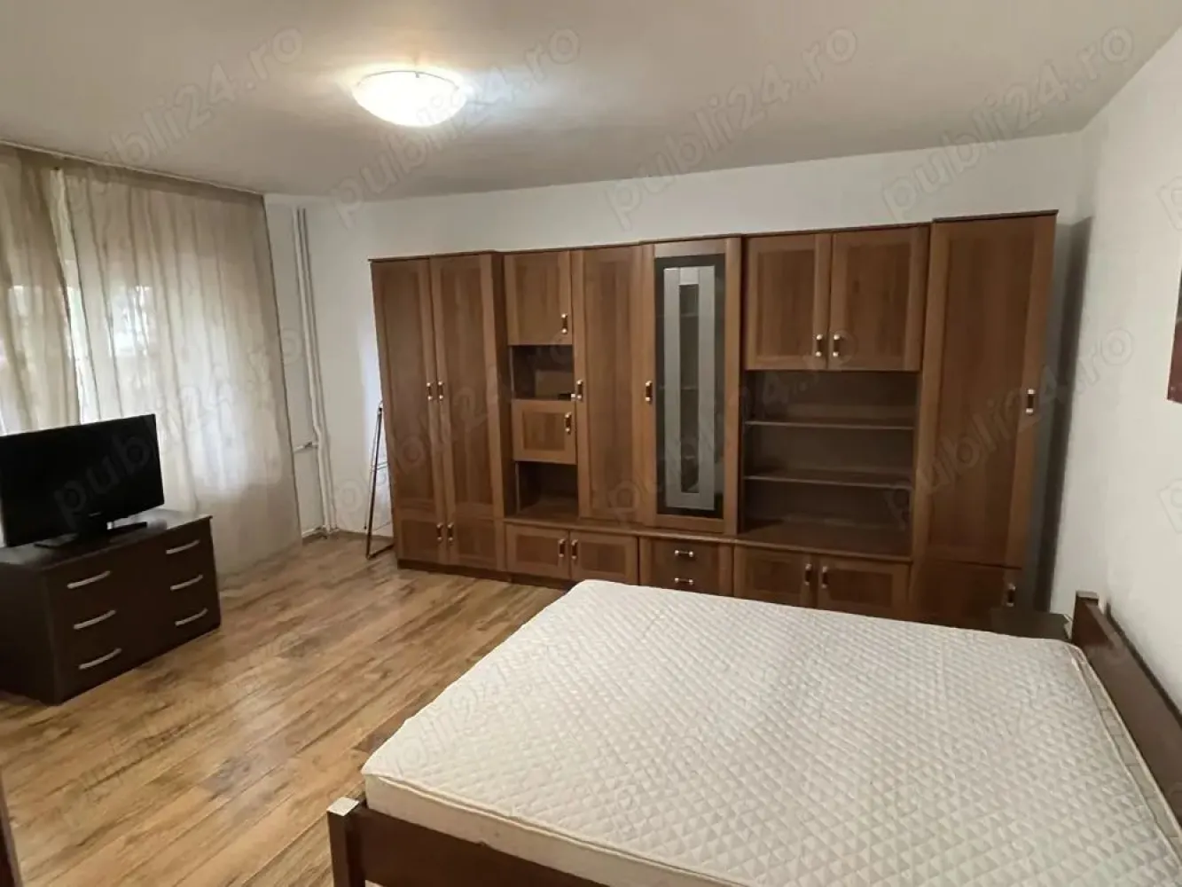 BRASADAS închiriază garsoniera 41mp PARTER 1990 Nerva Traian - Agenția imobiliara BRASADAS închiriază garsoniera Nerva Traian-Vlaicu Voda ,1990, P 8,decomandat, 41mp.,mobilat si utilat, apometre, AC.,reabilitat termic,liber,