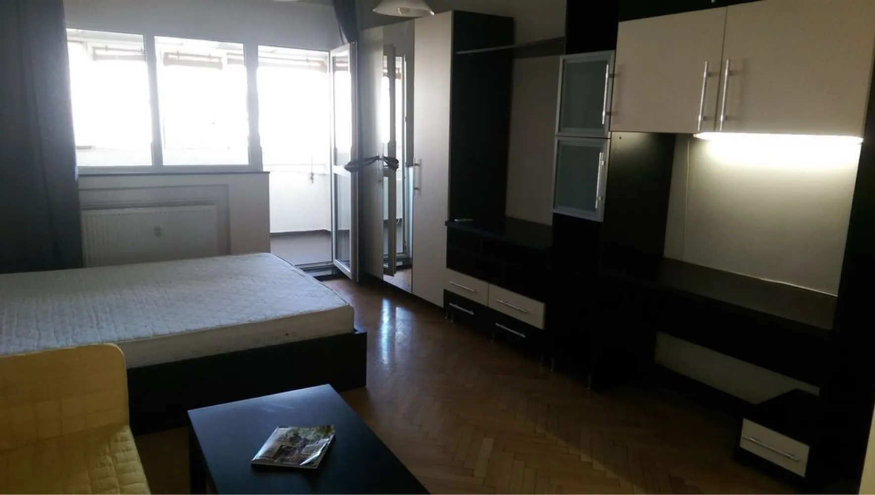 BRASADAS închiriază garsoniera 40mp la etajul 6 Piata Romana. - Agenția imobiliara BRASADAS inchiriaza garsoniera in Piata Romana la etajul 6 cu suprafata utila de 40 mp.