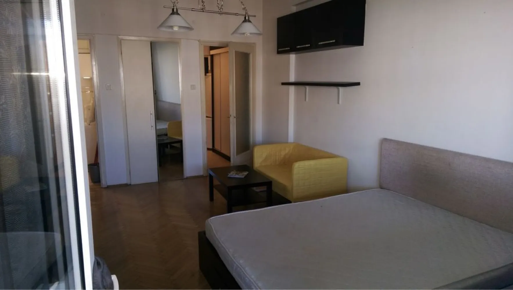 BRASADAS închiriază garsoniera 40mp la etajul 6 Piata Romana. - Agenția imobiliara BRASADAS inchiriaza garsoniera in Piata Romana la etajul 6 cu suprafata utila de 40 mp.