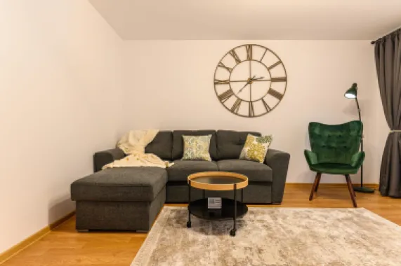 Cartier URBAN, lângă Mall Coresi, apartament 2 camere, mobilat, 550 euro