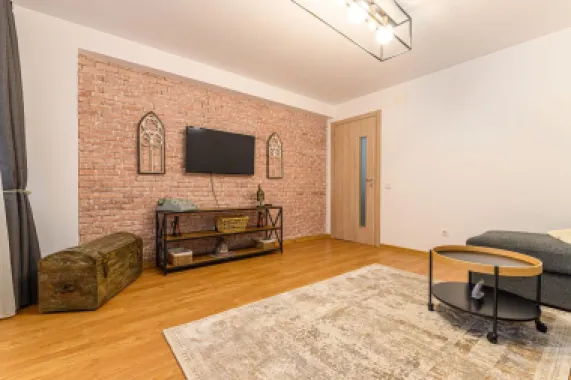 Cartier URBAN, lângă Mall Coresi, apartament 2 camere, mobilat, 550 euro