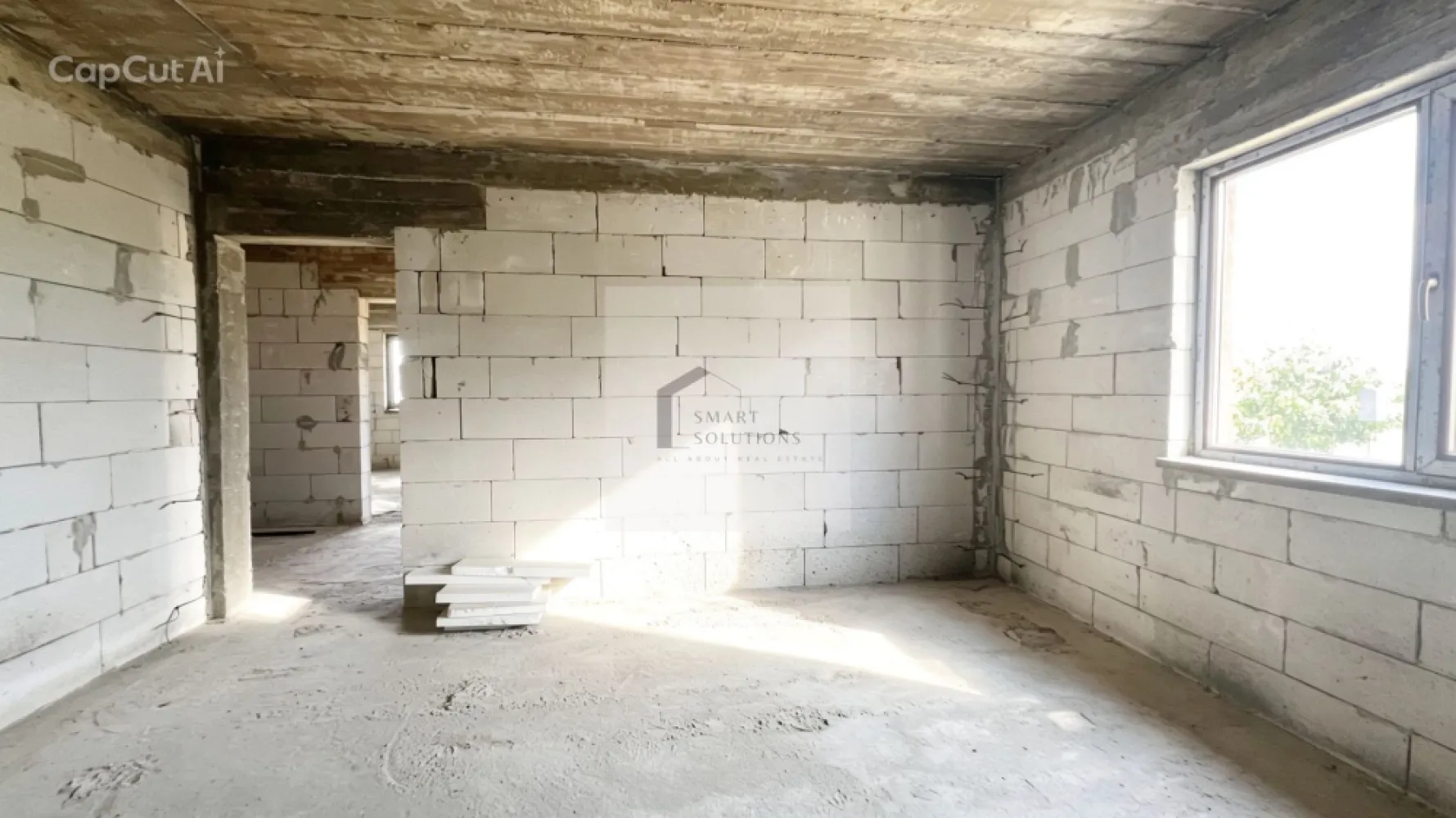 Casă P+E pe 1.000 mp – ideală pentru locuință si/sau investiție - COMISION 0 lei pentru cumpărător!

Această proprietate se adresează cumpărătorilor care caută o casă la mare pe care să o finalizeze după propriul gust, dar și investitorilor care înțeleg potențialul zonei Costinești pentru turism sezonier și închiriere.
Proprietatea include o casă P+1E (plus o mansarda generoasă) cu o suprafață construită desfășurată de 225,4 mp și amprentă la sol de 112,7 mp. Construcția este edificată în proporție de 80%, fiind deja intabulată, cu exteriorul conturat, acoperiș realizat din tabla Lindab, tâmplărie montată și fațadă executată. Interiorul este nefinisat, ceea ce oferă viitorului proprietar libertatea de a compartimenta, amenaja și personaliza spațiul în funcție de propriile nevoi.
Casa poate fi gândită ca locuință de familie spațioasă, casă de vacanță la mare sau proiect cu destinație mixtă, rezidențială și turistică. Accesul exterior către etaj poate permite o organizare flexibilă a spațiului, inclusiv pentru două zone de locuire separate sau pentru exploatare sezonieră.

Punctele forte ale proprietății:
• teren intravilan de 1.000 mp;
• casă P+E cu suprafață generoasă;
• construcție avansată, edificată 80%;
• documentație cadastrală actualizată;
• exterior deja conturat: acoperiș, tâmplărie, fațadă;
• posibilitate de personalizare completă a interiorului;
• potrivită pentru locuire, vacanță sau investiție;
• lot generos, cu multiple posibilități de amenajare: grădină, terasă, parcare, zonă de relaxare (piscina) sau spații suplimentare.

Pentru mai multe detalii, documente și programarea unei vizionări, vă stau la dispoziție.