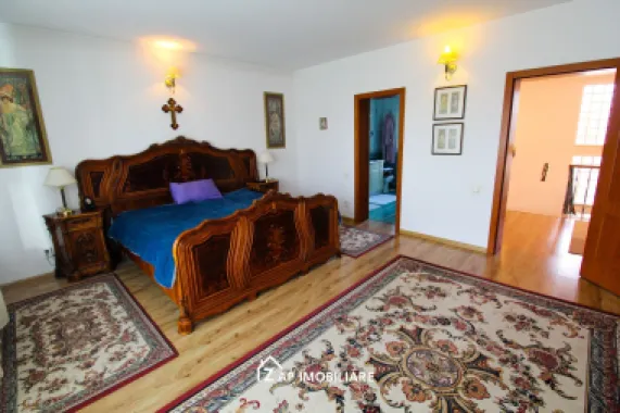 Unirii - Casa Zona Romcab - 400mp - 1259 mp teren - Garaj dublu - piscina
