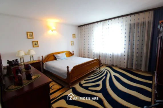 Unirii - Casa Zona Romcab - 400mp - 1259 mp teren - Garaj dublu - piscina