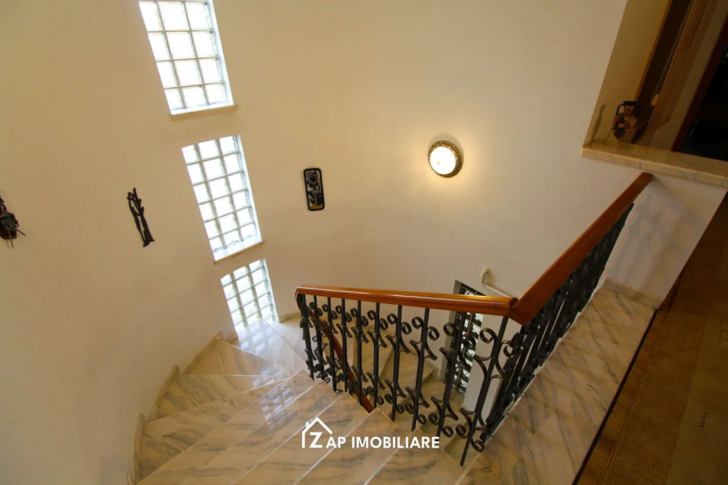 Unirii - Casa Zona Romcab - 400mp - 1259 mp teren - Garaj dublu - piscina