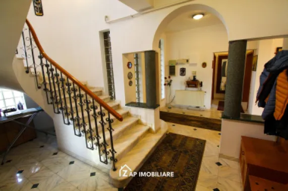 Unirii - Casa Zona Romcab - 400mp - 1259 mp teren - Garaj dublu - piscina