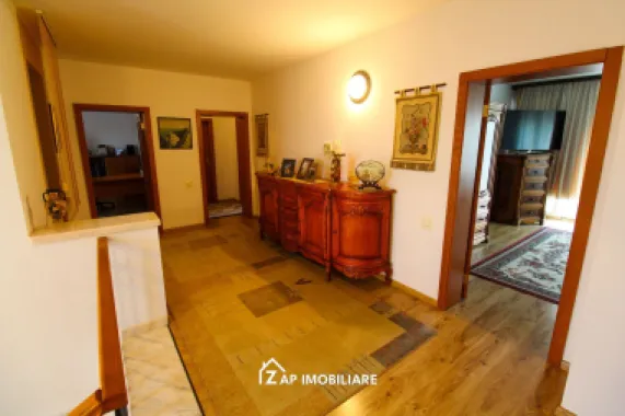 Unirii - Casa Zona Romcab - 400mp - 1259 mp teren - Garaj dublu - piscina