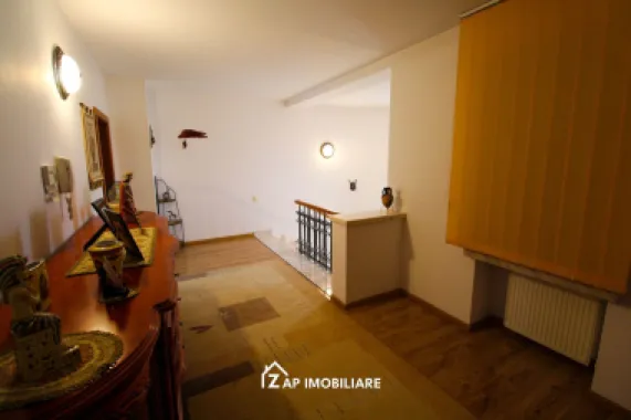 Unirii - Casa Zona Romcab - 400mp - 1259 mp teren - Garaj dublu - piscina
