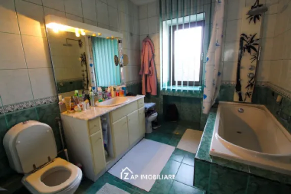 Unirii - Casa Zona Romcab - 400mp - 1259 mp teren - Garaj dublu - piscina