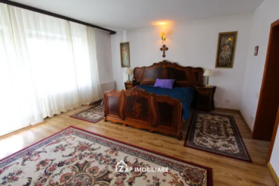 Unirii - Casa Zona Romcab - 400mp - 1259 mp teren - Garaj dublu - piscina