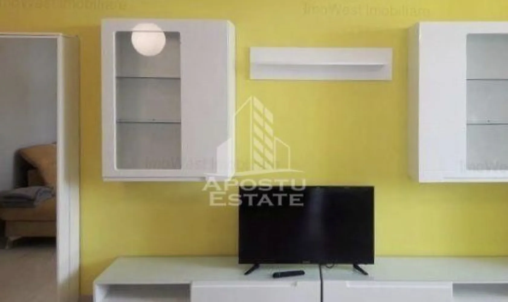 Apartament cu 3 camere,decomandat,Dumbravita Decathlon - Apostu Estate va ofera spre inchirere un aprtament cu 3 camere,in Dumbravita,in apropiere de Decathlon.

Apartamentul este disponibil la etajul al doilea,cu o suprafata utila de 60 mp.

Confortul termic se realizeaza cu ajutorul centralei termice,incalzirea este in pardoseala.

Compartimentare:

-hol.

-living.

- bucatarie.

-doua dormitoare.

-baie.

-terasa.

Apartamentul este complet mobilat si utilat,un loc de parcare inclus.

Imobilul se afla intr-o zona linistita foarte aproape de Universitatea de stiinte agricole,Universitatea veterinara,Auchan Nord,mijloace de transport in comun .

Se accepta un catel de talie mica.

Disponibil imediat! 

Va asteptam cu drag la o vizinoare !!!