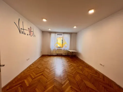Spatiu birou/Apartament, 3 camere, decomandate, Eroilor, Zona Teatru